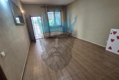 Casă individuală cu 5 camere cu Canalizare în Rahova