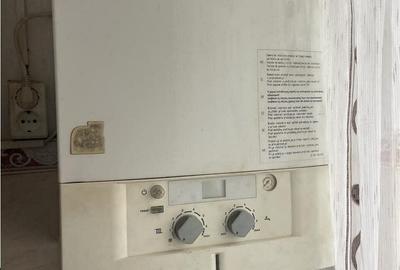 Apartament cu 3 camere nedecomandat în Gară
