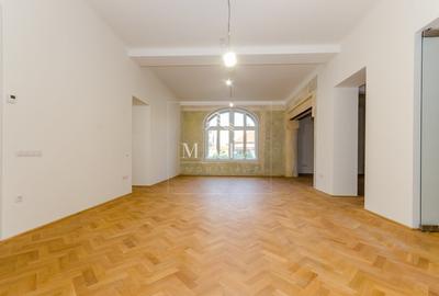 Spațiu comercial, de 609 mp, în Central - 3