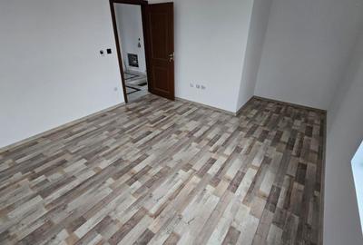 Duplex cu 4 camere cu Teren 250 Mp în Freidorf - 8