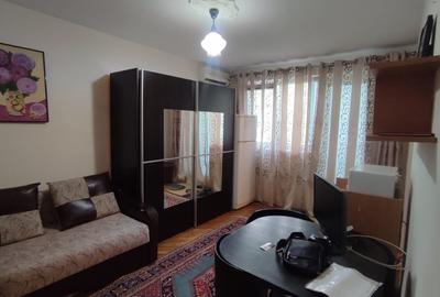 Garsonieră semidecomandată în Micro 19