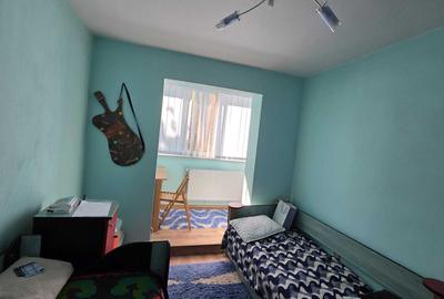 Apartament cu 3 camere semidecomandat în Central - 1