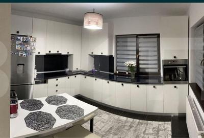 Casă individuală cu 5 camere cu Teren 500 Mp în Exterior Est - 1