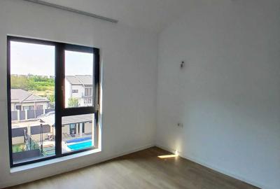 Casă cu 3 camere în Tunari