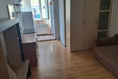 Garsonieră decomandată în Nicolina