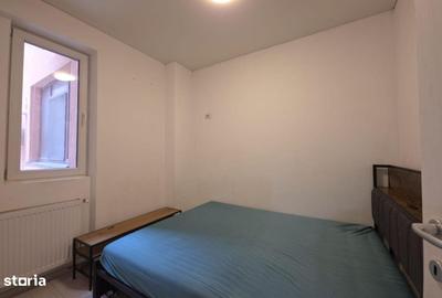 Apartament cu 2 camere semidecomandat în Roșu