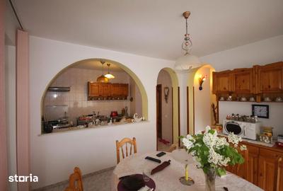 Casă cu 7 camere cu Teren 450 Mp în Clăbucet - 8