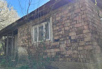 Casă cu 2 camere în Sărmașu - 1