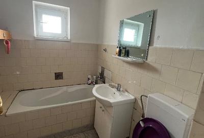 Apartament cu 3 camere decomandat în Călărași - 12