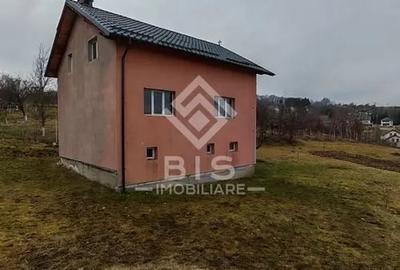 Casă cu 4 camere cu Teren 1000 Mp în Central