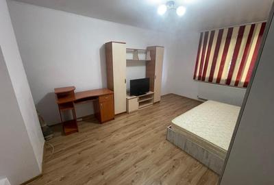 Garsonieră decomandată în Micro 20 - 1