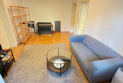 Apartament cu 2 camere semidecomandat în Floreasca