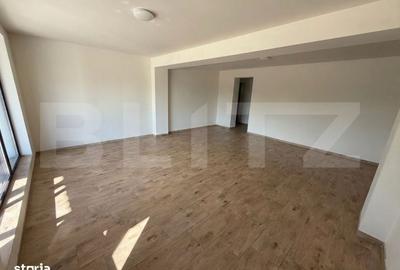 Spațiu comercial, de 52 mp, în Central - 4