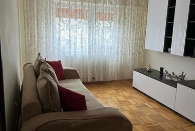 Apartament cu 2 camere decomandat în Micro 17