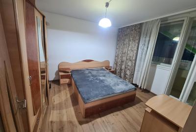 Apartament cu 3 camere decomandat în Dristor