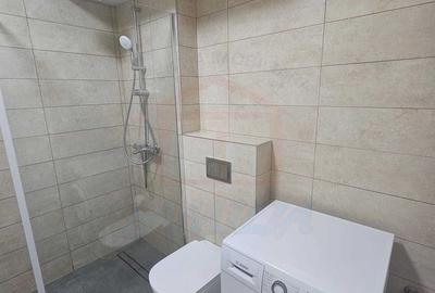 Apartament cu 3 camere decomandat în Piața Centrală