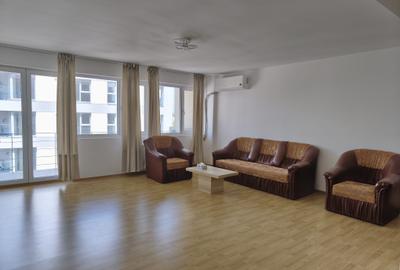 Apartament cu 2 camere semidecomandat în Băneasa