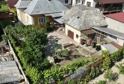 Casă cu 4 camere în Central