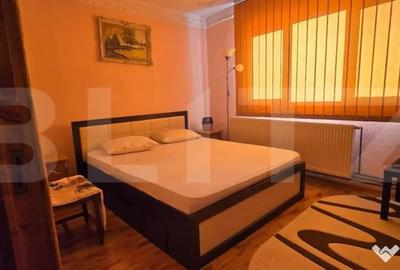 Apartament cu 3 camere semidecomandat, mobilat în Micro 4 - 1