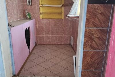 Casă cu 4 camere cu Teren 1200 Mp în Central
