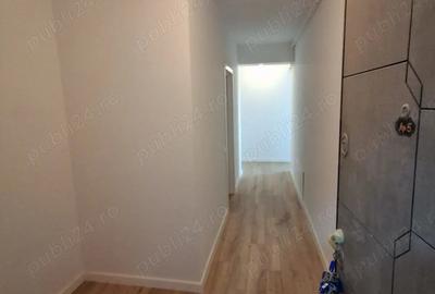 Apartament cu 3 camere semidecomandat în Berceni - 2
