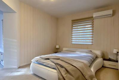 Casă cu 7 camere cu Teren 650 Mp în Central