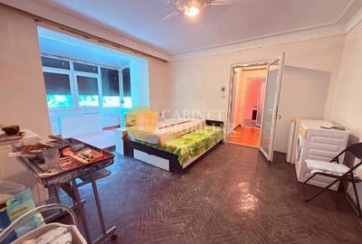 Apartament cu 3 camere semidecomandat în Copou