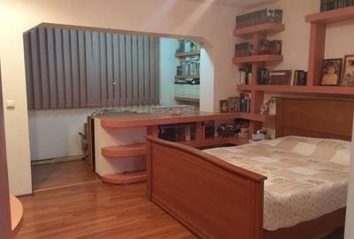 Apartament cu 4 camere decomandat în Unirii Sud - 2