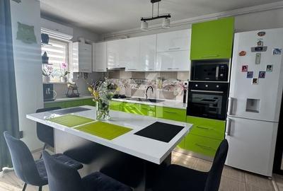 Apartament cu 3 camere în Florești