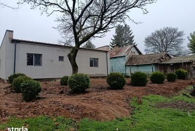 Casă cu 4 camere cu Teren 300 Mp în Calea București