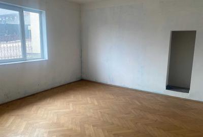 Casă cu 4 camere în Central - 4