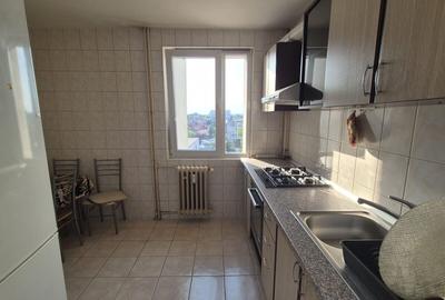 Apartament cu 3 camere semidecomandat, mobilat în Giurgiului