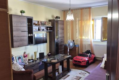 Garsonieră decomandată în Rahova