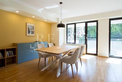 Apartament cu 4 camere semidecomandat, mobilat în Ștefan cel Mare