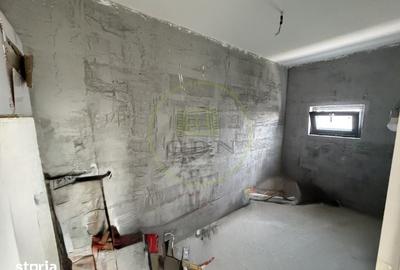 Casă cu 4 camere cu Teren 343 Mp în Malu Mare