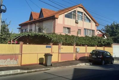 Casă cu 6 camere cu Teren 460 Mp în Central - 1