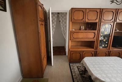 Apartament cu 2 camere semidecomandat în Berceni