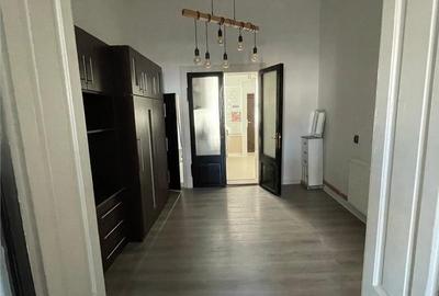 Apartament cu 2 camere semidecomandat, mobilat în Central - 4