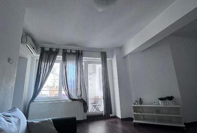 Apartament cu 2 camere semidecomandat în Cișmigiu