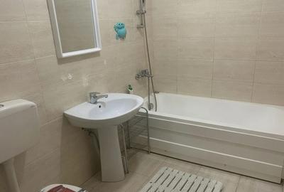 Apartament cu 3 camere decomandat în Sebastian