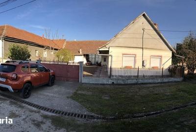 Casă cu 4 camere cu Teren 1050 Mp în Horia