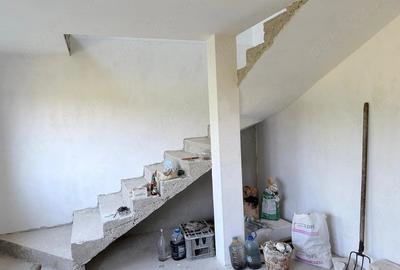 Casă cu Teren 5500 Mp în Central