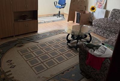 Apartament cu 3 camere în Rovine - 1