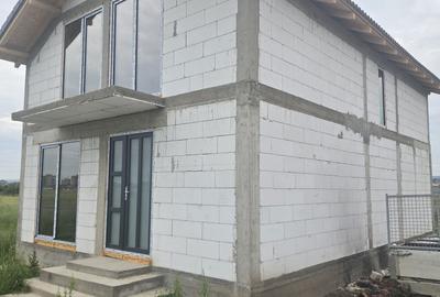 Casă cu 4 camere cu Teren 140 Mp în Central - 2