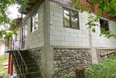 Casă cu 3 camere în Slatina - 2