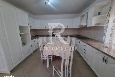 Casă cu 4 camere în Criș