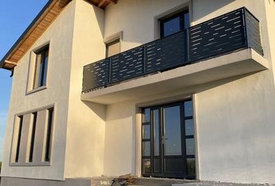 Casă cu 4 camere cu Teren 700 Mp în Central