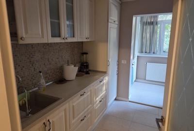 Apartament cu 3 camere decomandat în Rahova
