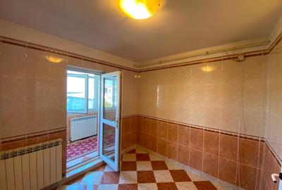Apartament cu 3 camere decomandat, mobilat în C5 - 6