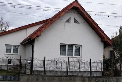 Casă cu 3 camere cu Teren 480 Mp în Central